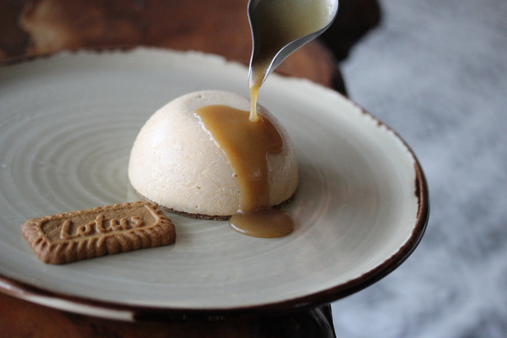 biscoff cheesecake caramel sauce