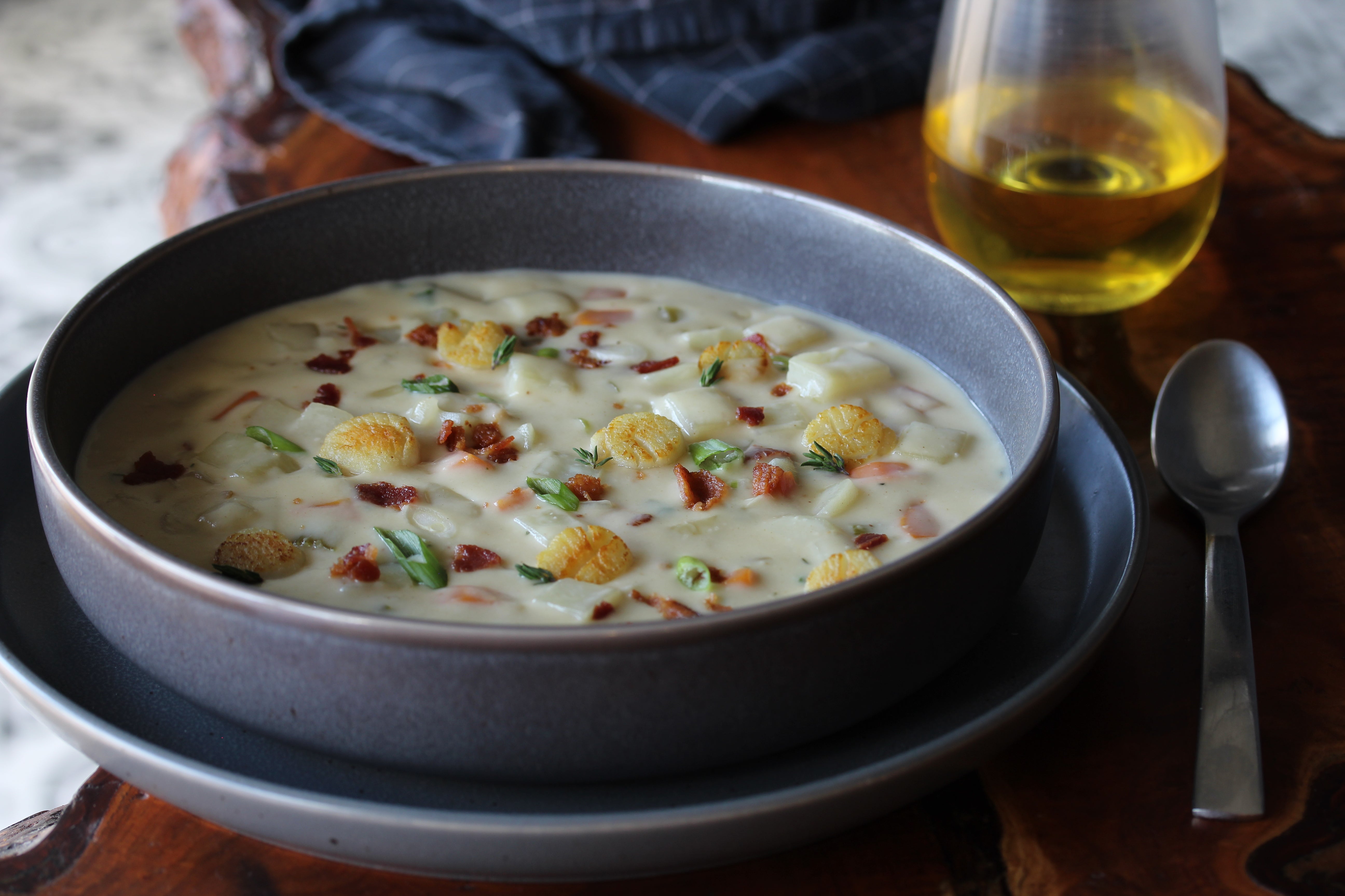 scallop bacon chowder with white wine